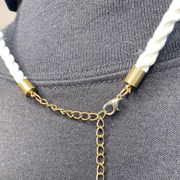 Mae Li Rose 3 gold fabric flowers on white rope necklace adjustable 18-19” - Picture 10 of 14